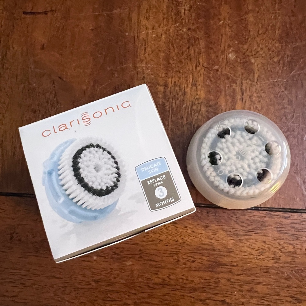 Authentic Clarisonic DELICATE SKIN Brush Head Replacement 2 PACK Plus ONE Extra